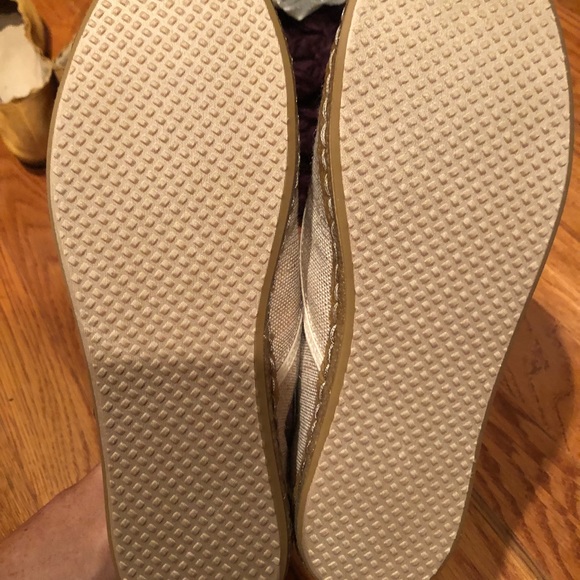 Toms - Picture 4 of 4